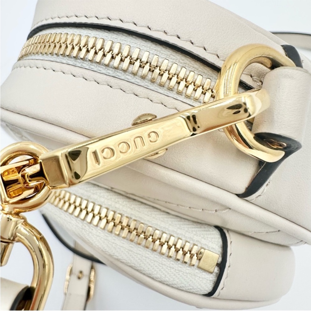 New! GUCCI
White Quilted Leather
Interlocking G Mini Heart
Crossbody Bag - Picture 7 of 12